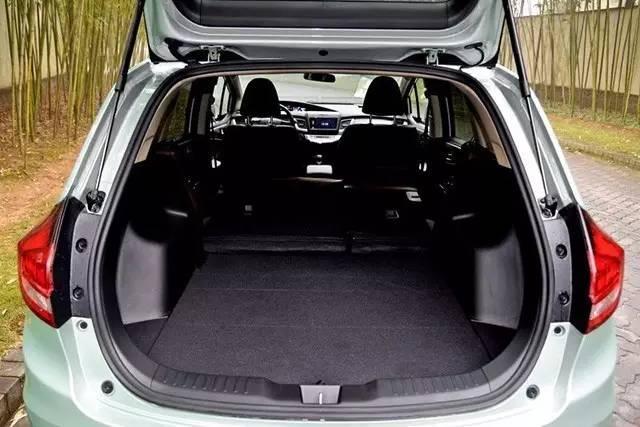 15萬買臺6座車，標志比大眾值錢，買了都說很值