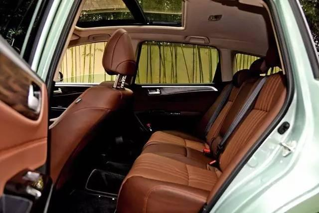 15萬買臺6座車，標志比大眾值錢，買了都說很值