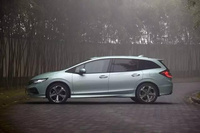 15萬買臺6座車，標志比大眾值錢，買了都說很值