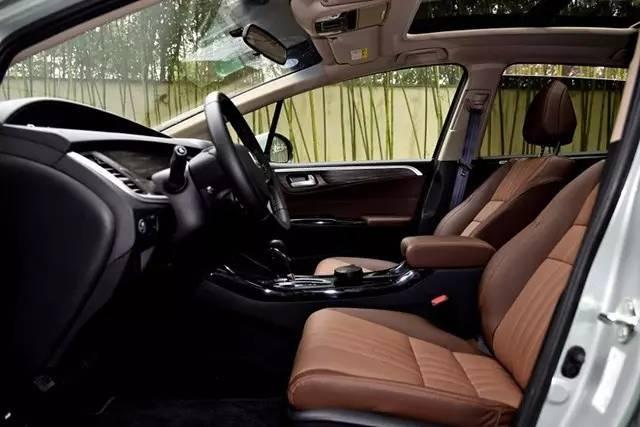 15萬買臺6座車，標志比大眾值錢，買了都說很值