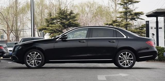 為什么好多車上都有這樣的標志，到底有什么意義？