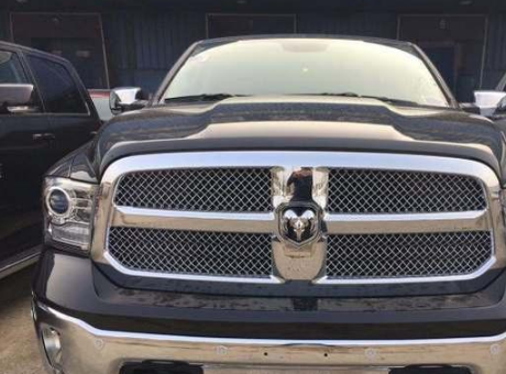  幾個&ldquo;動物&rdquo;標(biāo)志的汽車，看起請自覺避開，這個賓利也怕