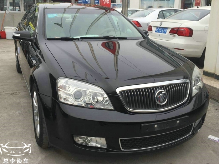 看外形是別克，車標卻是獅子，一樣的車，為啥用不同的LOGO