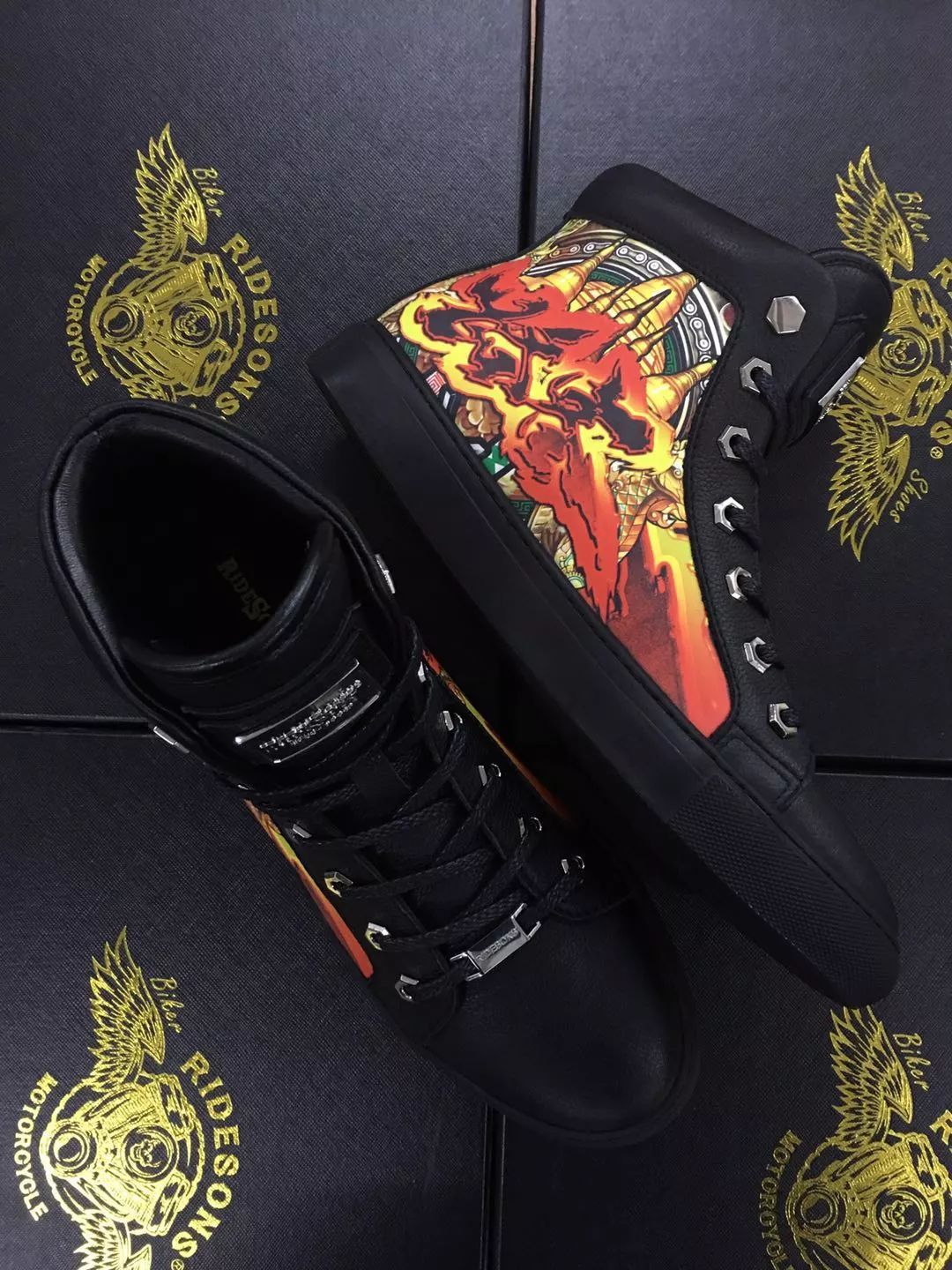 云南路客機車俱樂部logo設計與產品定制