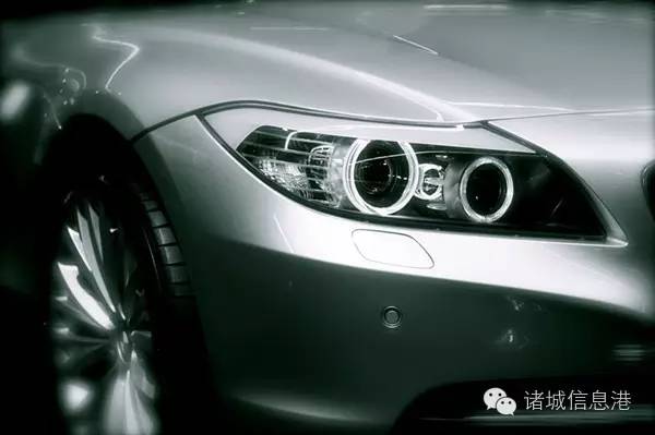 厲害了！汽車標志新玩法，柳市街頭偶遇馬自達變身&ldquo;貓頭鷹 &rdquo;