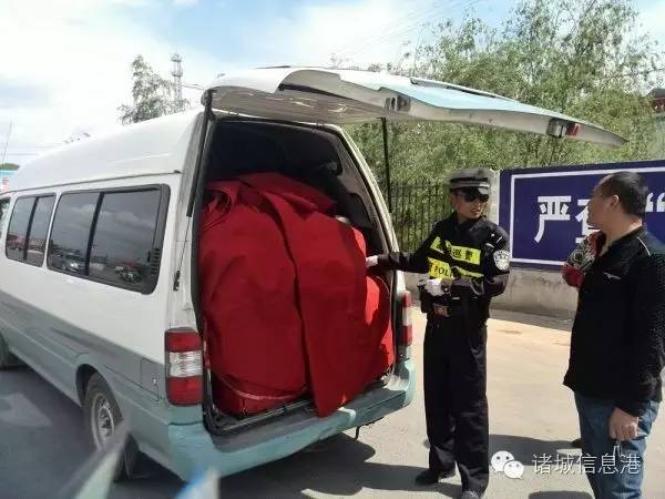 厲害了！汽車標志新玩法，柳市街頭偶遇馬自達變身&ldquo;貓頭鷹 &rdquo;