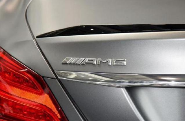 路上遇見這些車尾標(biāo)志的車，就不要輕易超車了