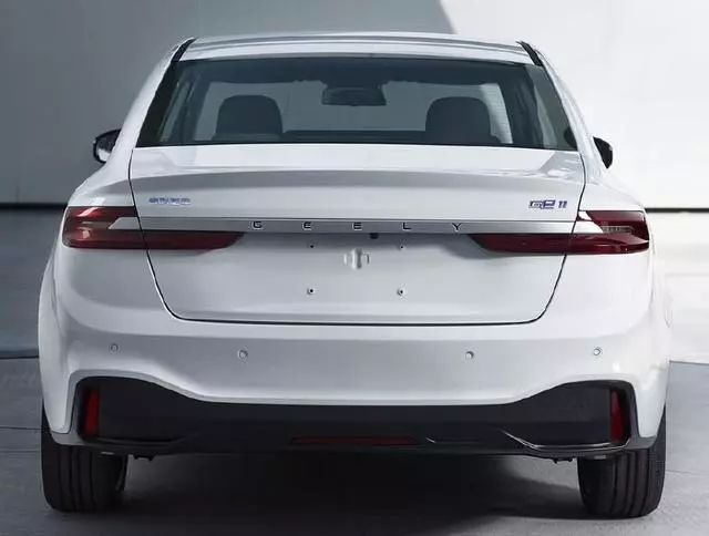 更換LOGO設計，吉利純電轎車Ge11實車圖曝光，有望在明年上市銷售