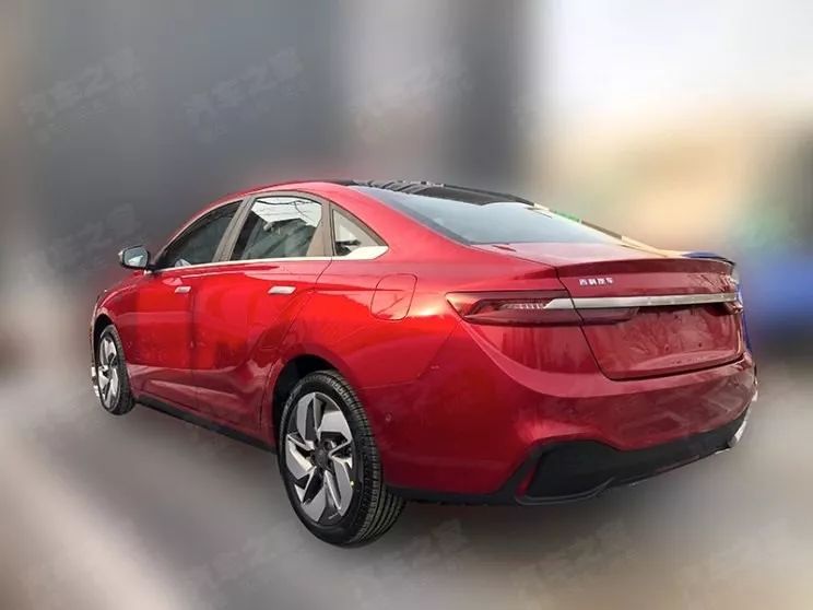 吉利新LOGO加持，這款車聽說要挑戰(zhàn)特斯拉Model 3！