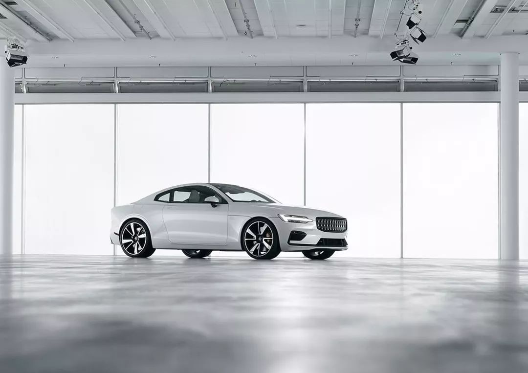 性能炸裂，來頭嚇人！但是99%的人連這車標志都認不得&hellip;