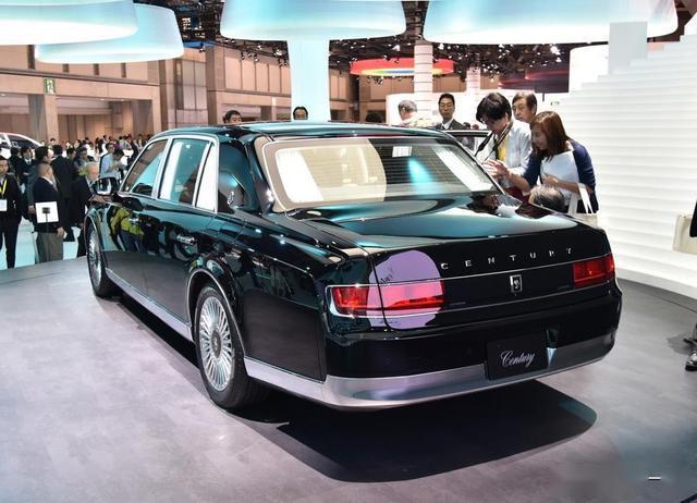 掛鳳凰標(biāo)志的豐田車，全國(guó)不超20臺(tái)，開(kāi)出來(lái)勞斯萊斯都得讓路