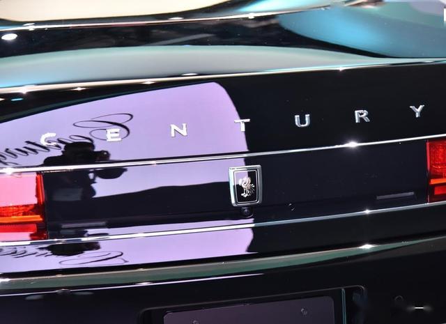 掛鳳凰標(biāo)志的豐田車，全國(guó)不超20臺(tái)，開(kāi)出來(lái)勞斯萊斯都得讓路