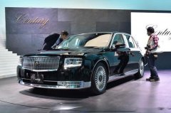 掛鳳凰標志的豐田車，全國不