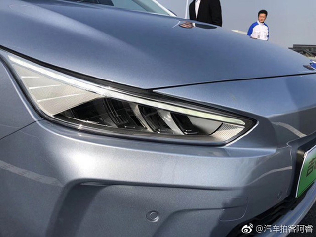 吉利Ge11無偽實車圖 全新LOGO/明年上市