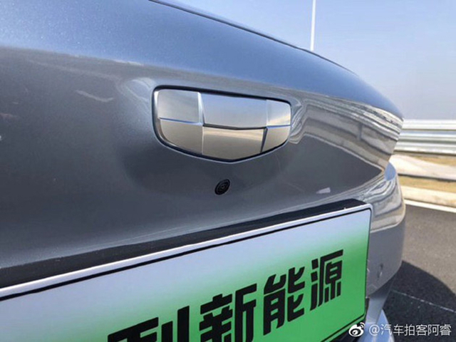 吉利Ge11無偽實車圖 全新LOGO/明年上市