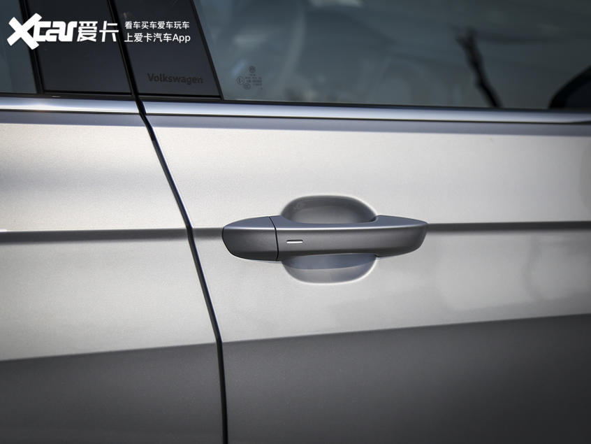 大眾新logo？車尾帶字母？這輛小型SUV不一般