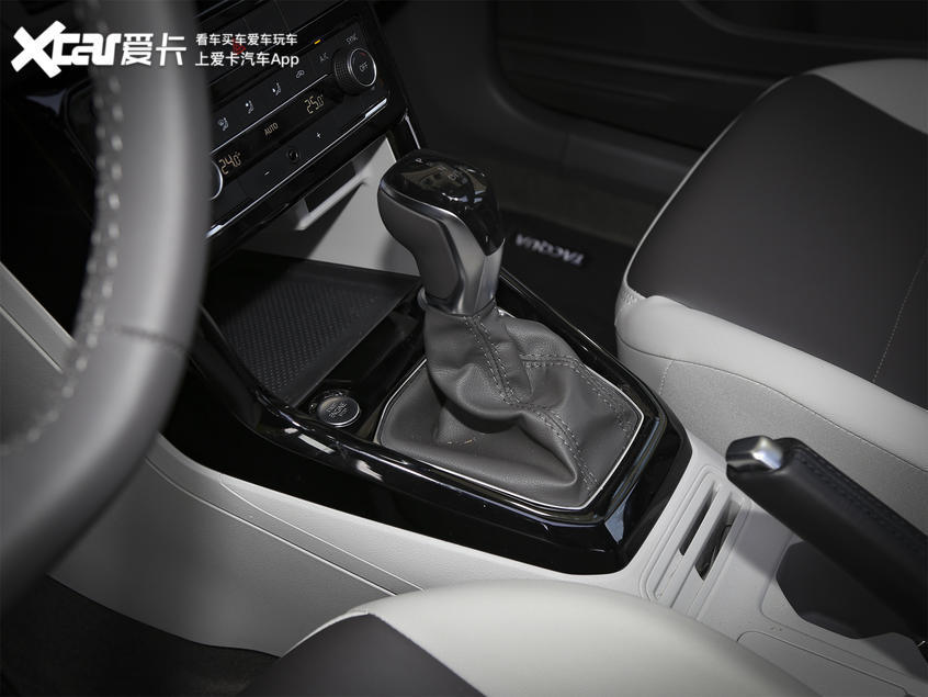 大眾新logo？車尾帶字母？這輛小型SUV不一般