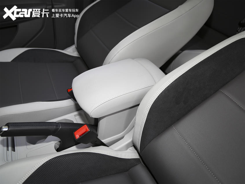 大眾新logo？車尾帶字母？這輛小型SUV不一般