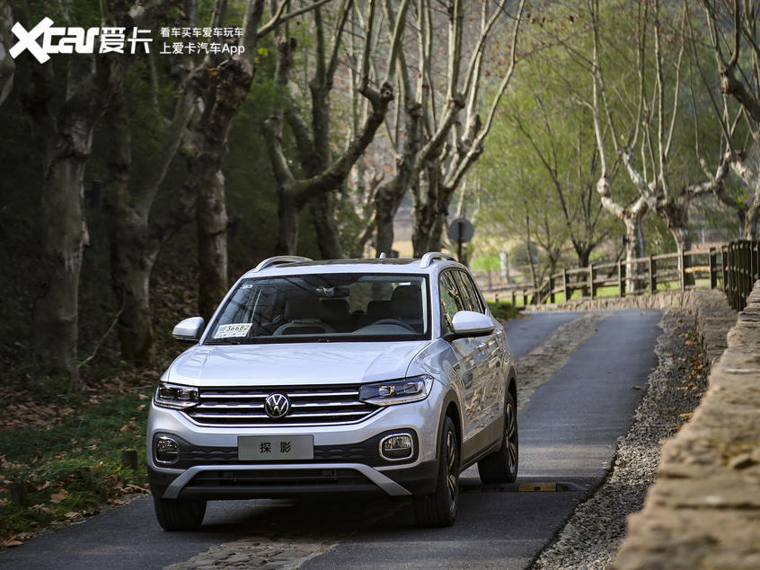 大眾新logo？車尾帶字母？這輛小型SUV不一般