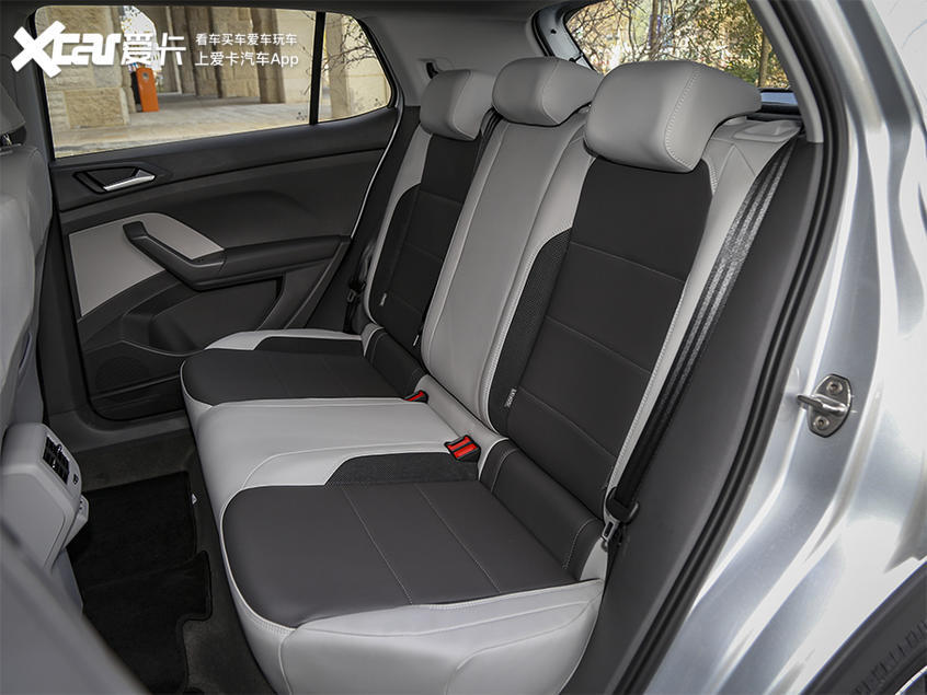 大眾新logo？車尾帶字母？這輛小型SUV不一般