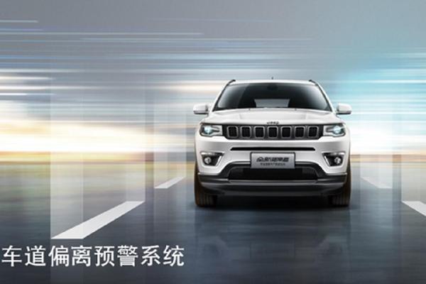 SUV 車身上這個標(biāo)志，是美國軍方對越野車能力認證