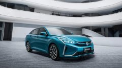 三款10萬級轎車各具特色，堪