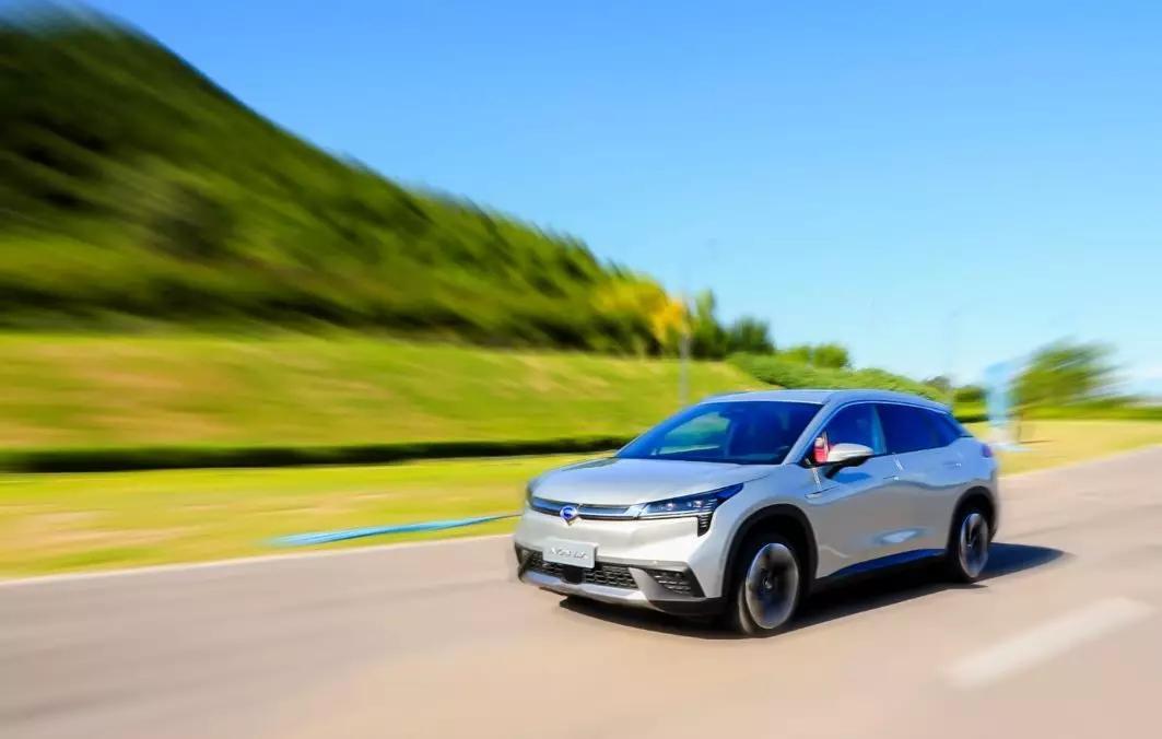 還高價(jià)買豪車LOGO！？預(yù)售價(jià)25萬(wàn)起的百萬(wàn)級(jí)中國(guó)較高科技豪華車Aion LX來(lái)了