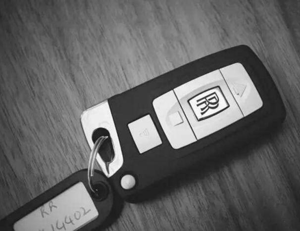 各種豪車的車鑰匙造型，較喜歡的就是瑪莎拉蒂，真好看！