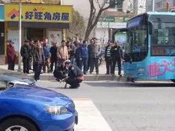 疏忽路面上這個標志 車主直接賠了9萬多。