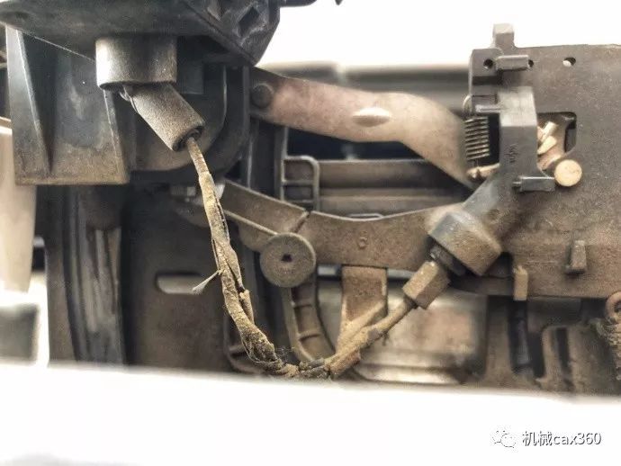 勞斯萊斯車標一碰自動收回，怎么做到的？