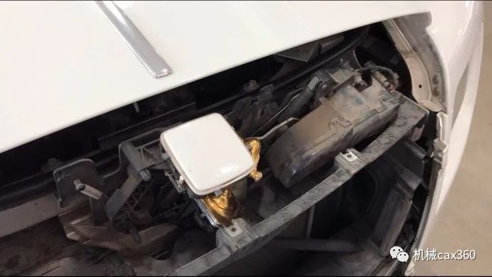 勞斯萊斯車標一碰自動收回，怎么做到的？