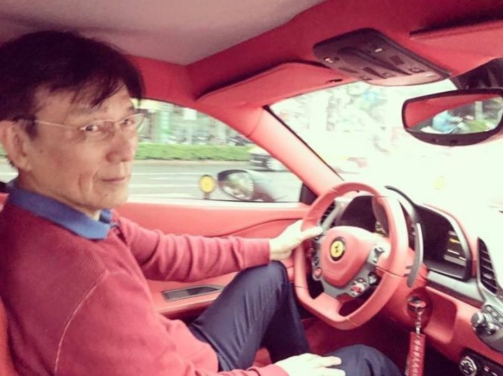 要你標志，不要你漢字！摳掉車標這事為何流行？