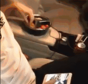 要你標志，不要你漢字！摳掉車標這事為何流行？