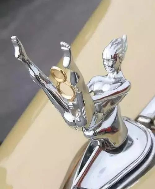 這些立體車標，見過3個以上你就是絕對的壕！