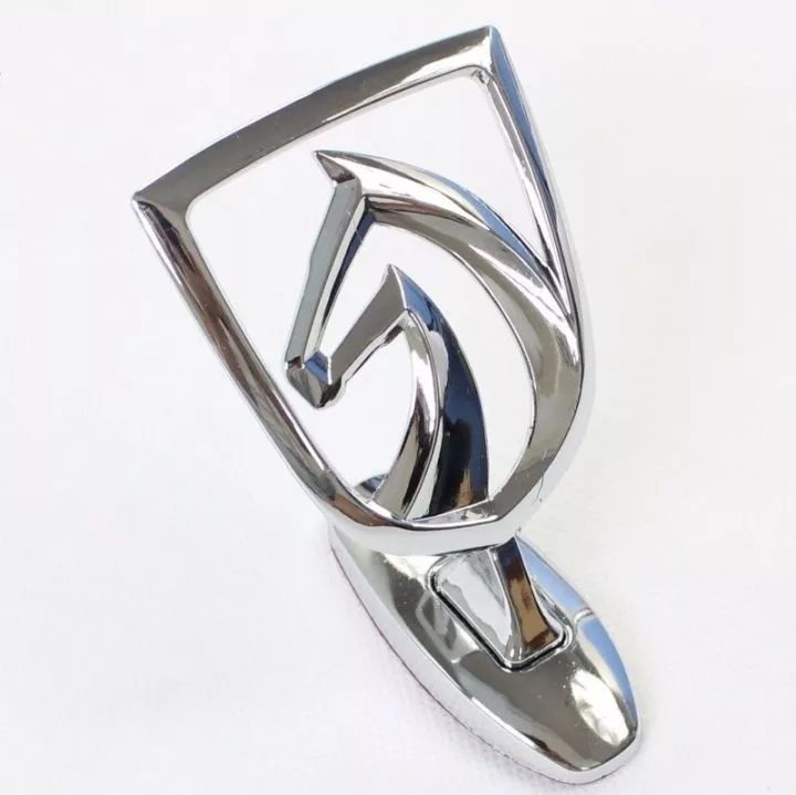 這些立體車標，見過3個以上你就是絕對的壕！