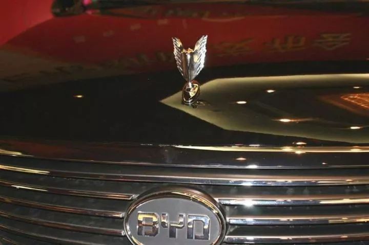 這些立體車標，見過3個以上你就是絕對的壕！