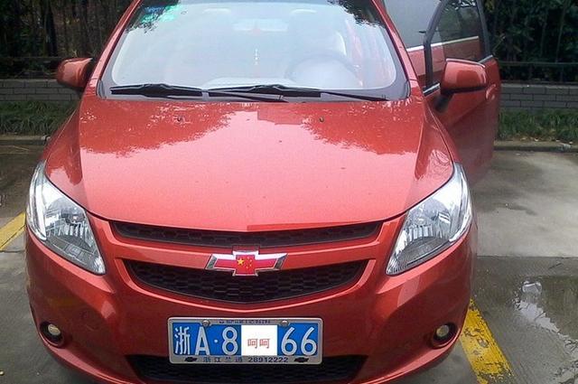 看車標你能判斷這是什么車嗎？已被車主玩壞