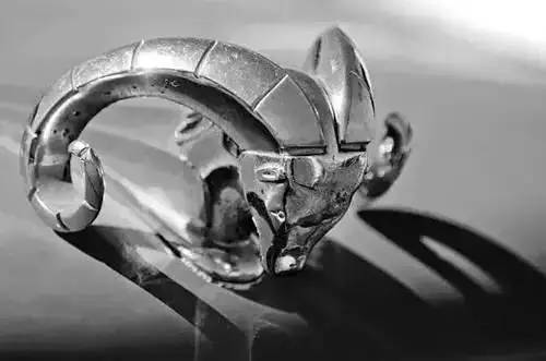 這些立體車標，見過3個以上就很了不起！