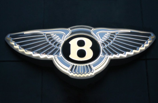 天價車標(biāo)如此金貴，別有含義