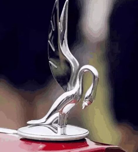 勞斯萊斯算什么！這幾個(gè)車標(biāo)完爆它！顛覆你想象！