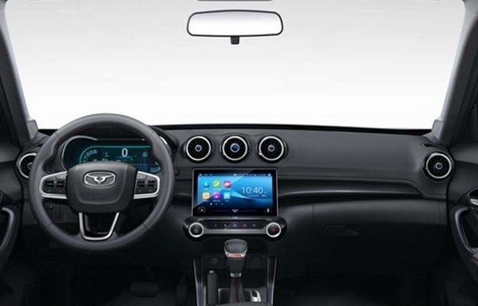 五糧液24億造的車，車標跟鬧著玩一樣，網友：有點丑