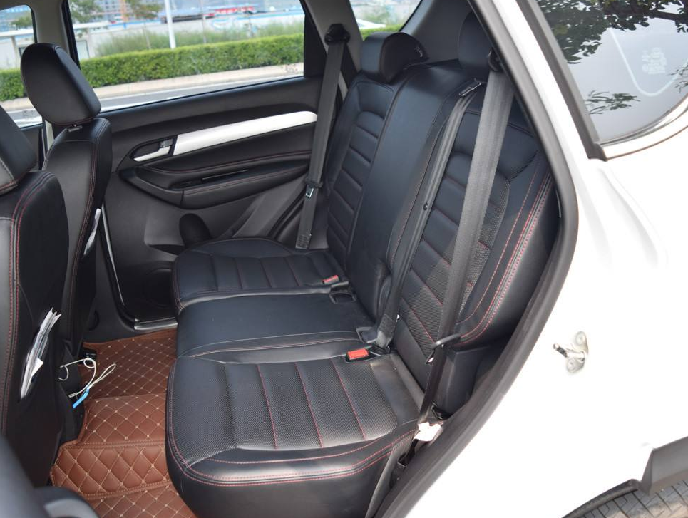 五糧液24億造的車，車標跟鬧著玩一樣，網友：有點丑