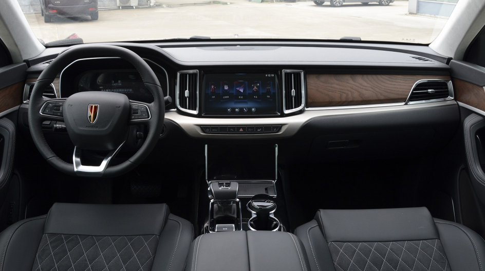 紅旗終于換車標(biāo)了，全新LOGO比勞斯萊斯還豪華，葵花車標(biāo)成為歷史