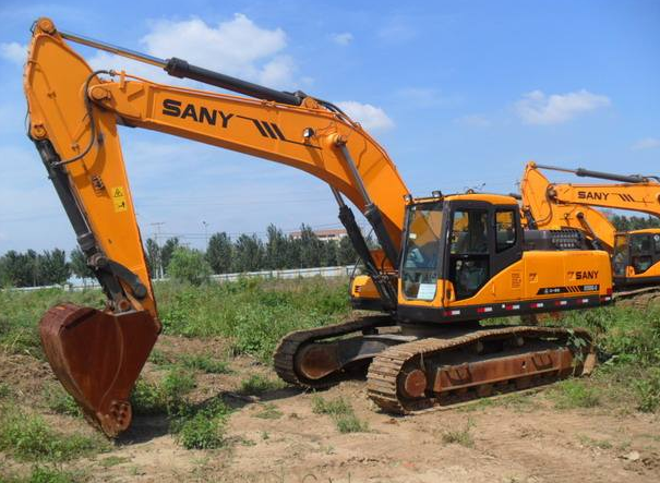 較讓奔馳頭疼的中國車企，車標和奔馳標太像，奔馳告了5次都落敗