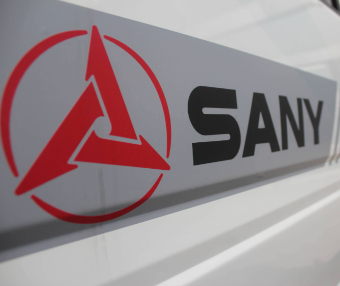 較讓奔馳頭疼的中國車企，車標和奔馳標太像，奔馳告了5次都落敗