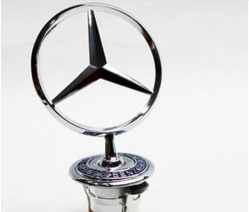 奔馳車標你知道有什么區(qū)別嗎？為什么有&ldquo;立標&rdquo;和&ldquo;大標&rdquo;？