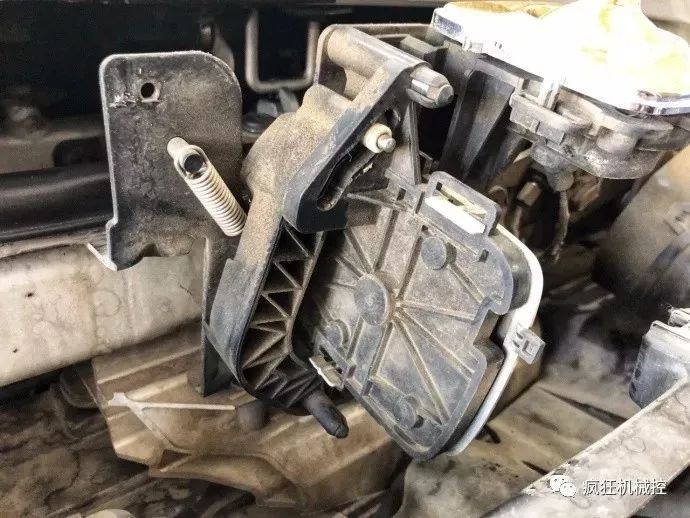 一個小小車標(biāo)竟然20萬，它是怎么做出來的？