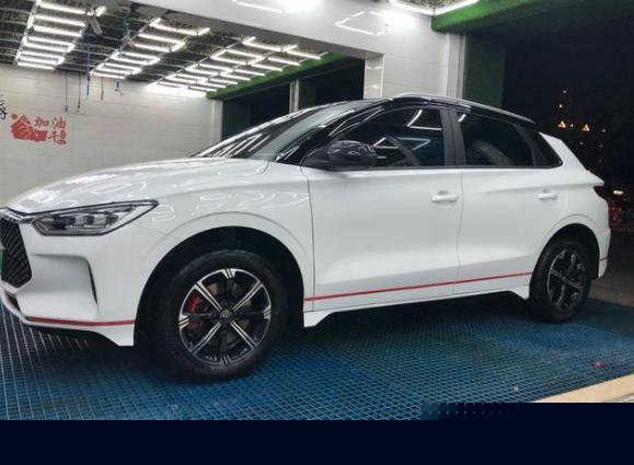 比亞迪終于換車標(biāo)，檔次提升明顯，誰還敢說丑