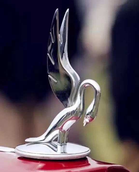 除了勞斯萊斯飛天女神，還認識哪些立體車標？不漲點知識就out了