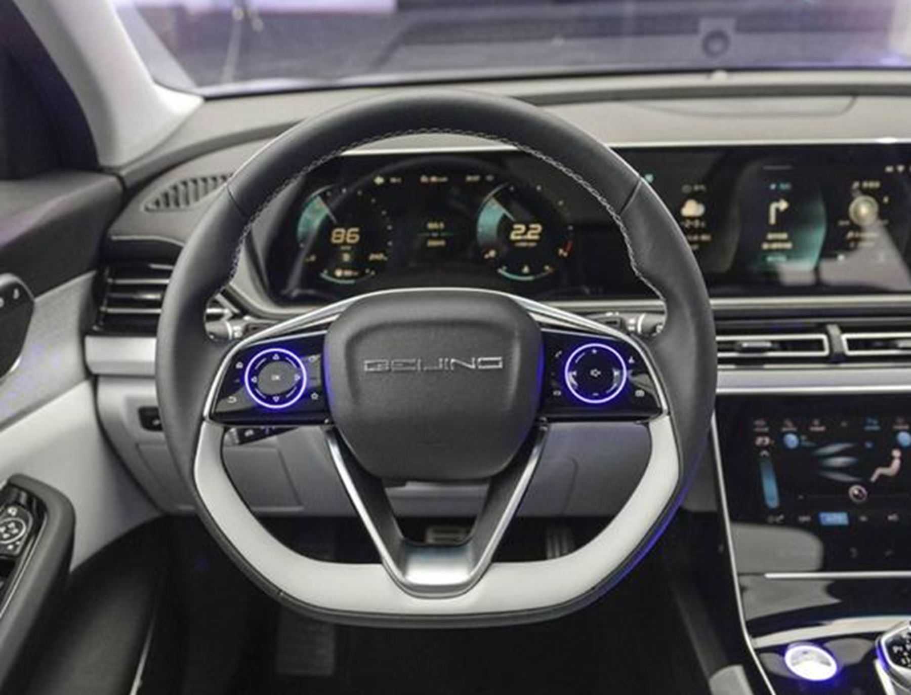 北汽可算想通了，換掉&ldquo;豬鼻子&rdquo;車標，網友：檔次提高了不少